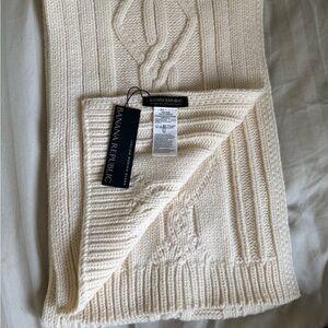 Banana Republic Ivory Cable Knit Scarf